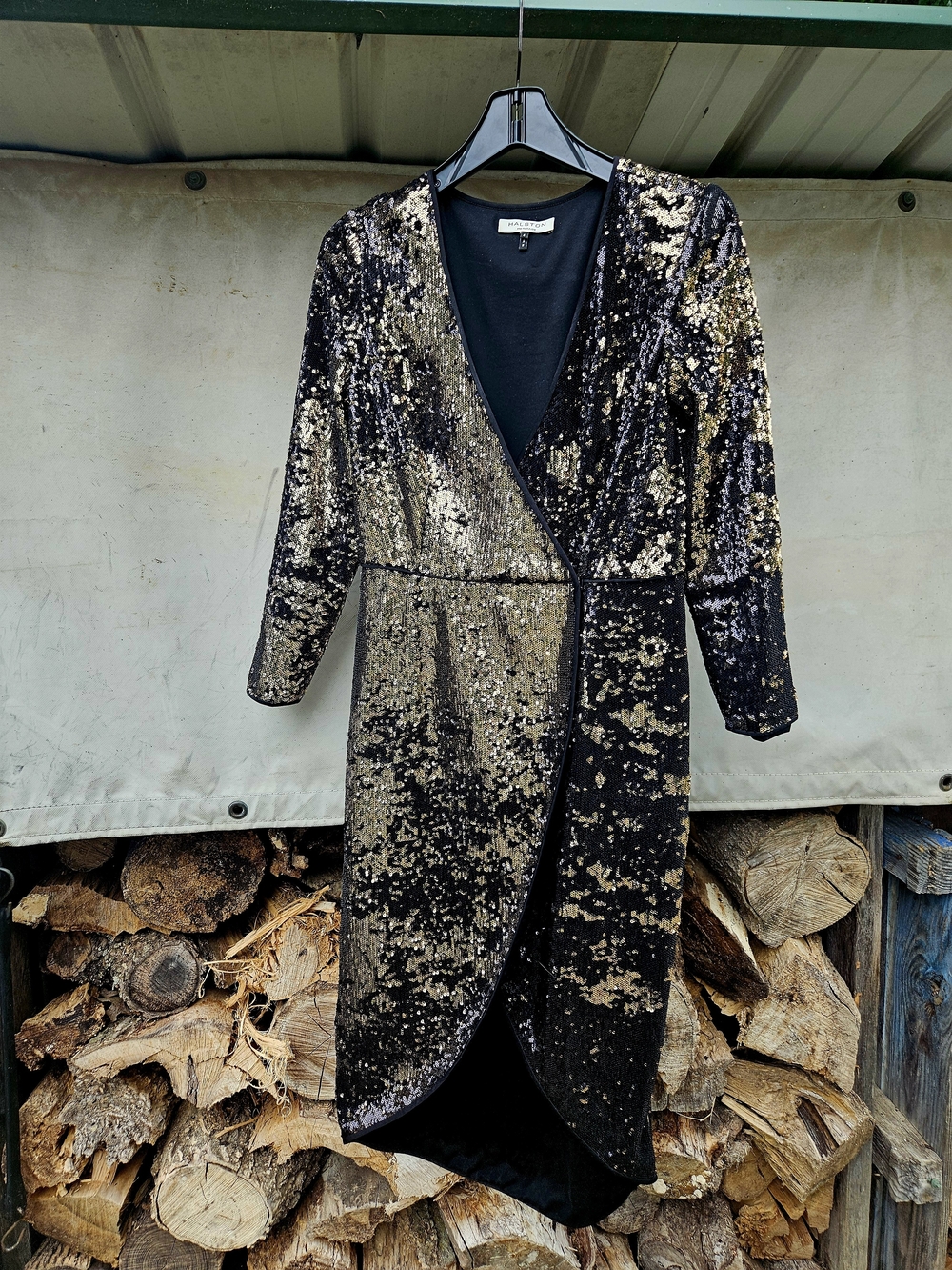 Halston Heritage Black and Gold Sequin Long Sleeve Evening Wrap Dress Sz. 4